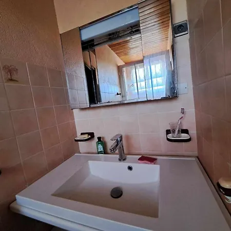 Duplex Climatisé Avec Terrasse, 6 Couchages, Cuisine équipée, Barbecue Et Parking à - Fr-1-326-470